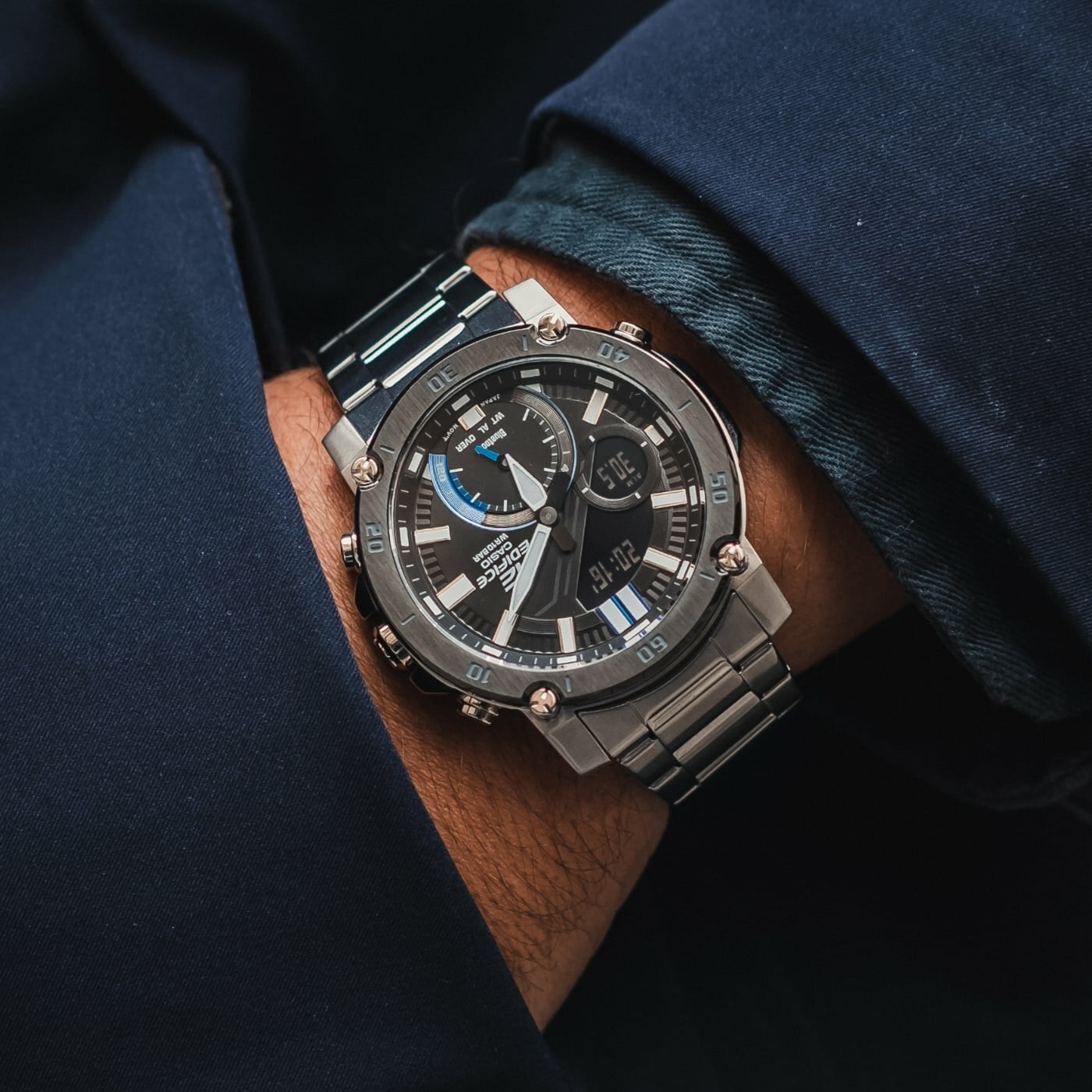 Reloj Edifice casual correa de acero inoxidable ECB-20DB-1A