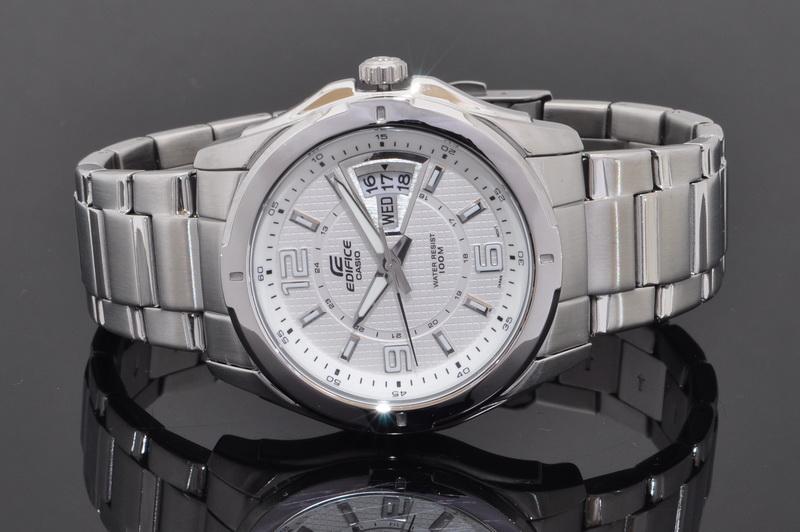 Reloj Edifice casual correa de acero inoxidable EF-129D-7AVU