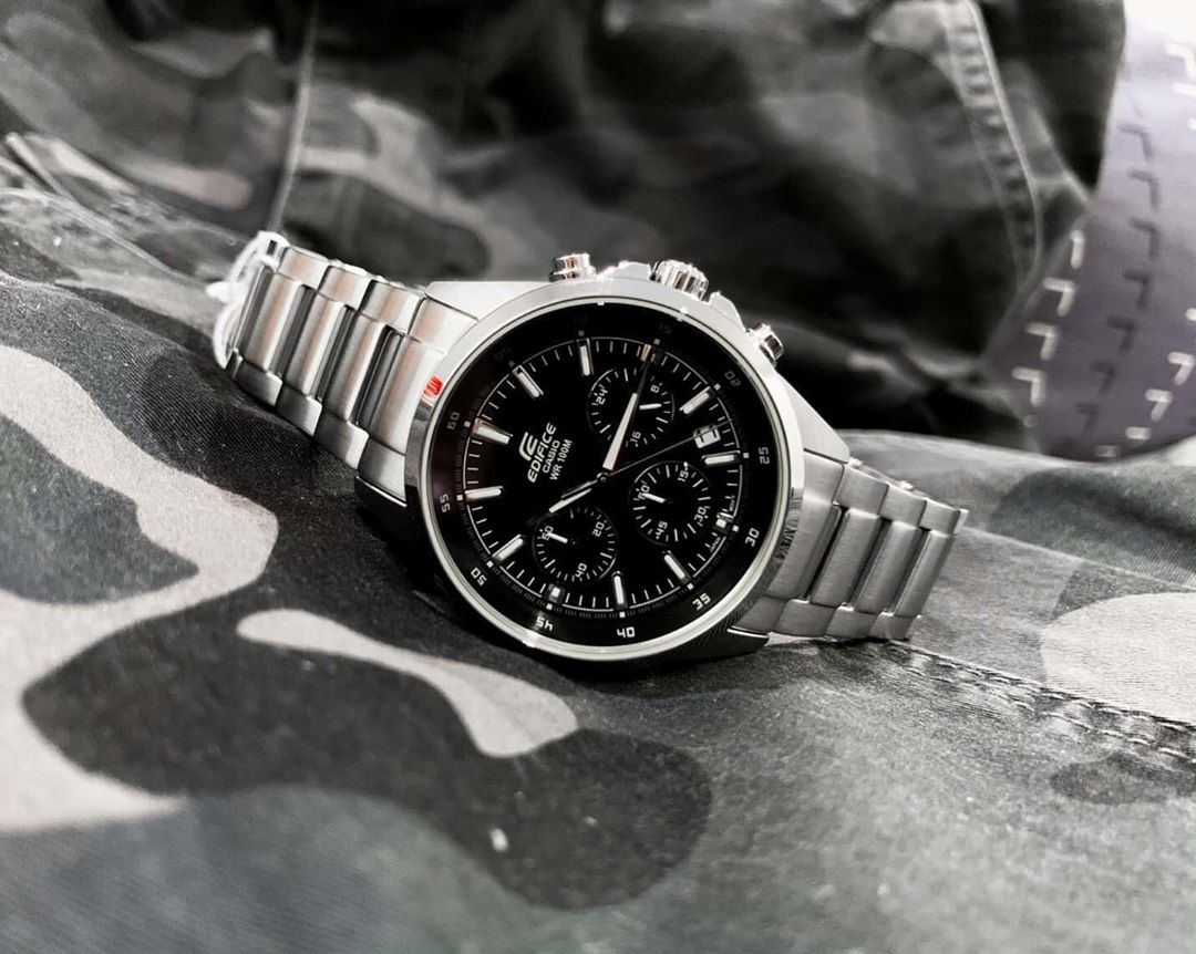 Reloj Edifice casual correa de acero inoxidable EFR-527D-1AV