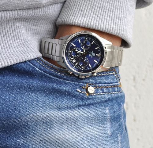 Reloj Edifice casual correa de acero inoxidable EFR-527D-2AV