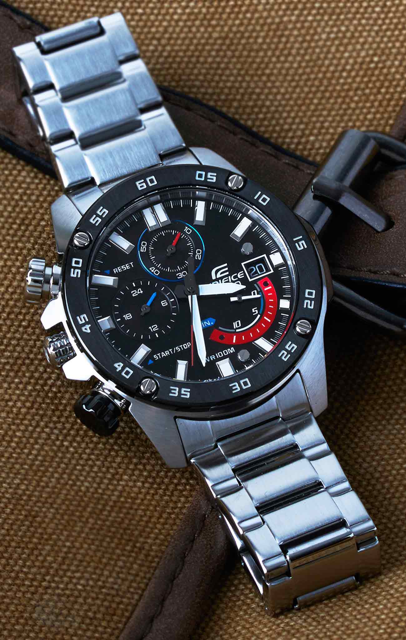 Reloj Edifice casual correa de acero inoxidable EFR-558DB-1AV