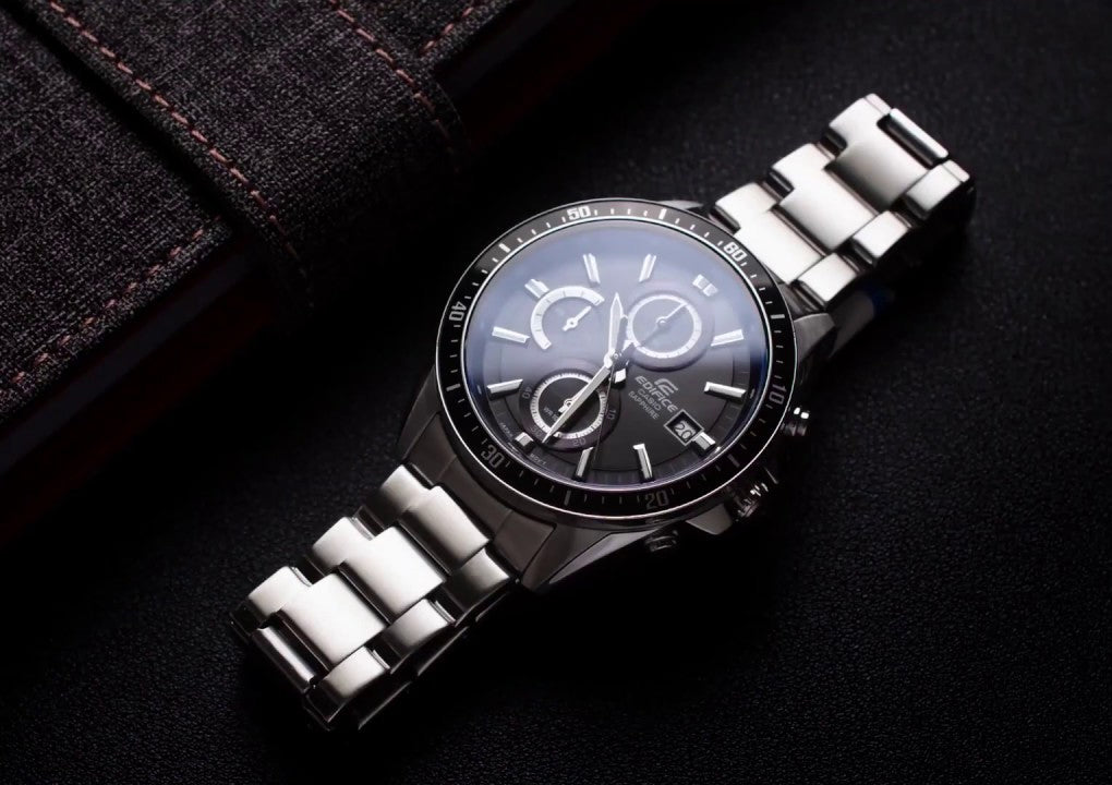 Reloj Edifice casual correa de acero inoxidable EFR-S565D-1AV