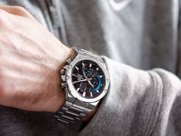 Reloj Edifice casual correa de acero inoxidable EFS-S560D-1AV