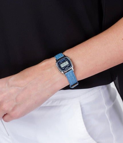 Reloj Vintage casual correa de cuero LA-670WL-2A2