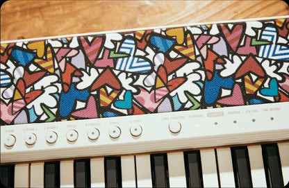 Teclado para estudiante Casiotone conoce a Romero Britto CT-S1FH