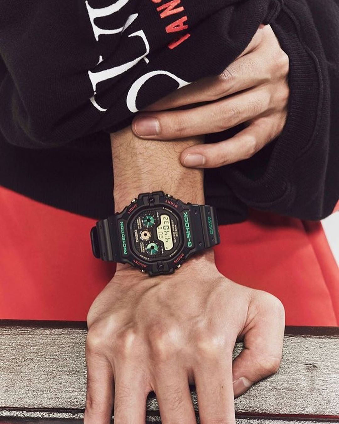 Reloj G-Shock deportivo correa de resina DW-5900TH-1