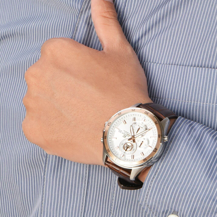 Reloj Edifice casual correa de cuero EFR-547L-7AV