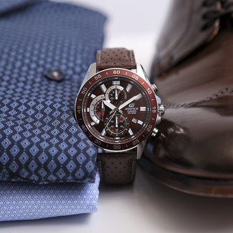 Reloj Edifice casual correa de cuero EFV-550L-5AV