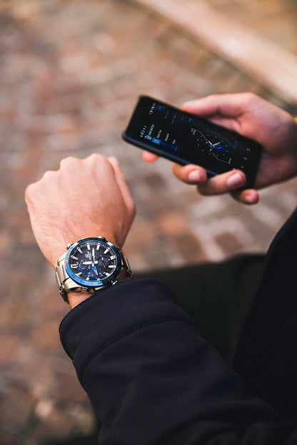 Reloj Edifice casual correa de acero inoxidable EQB-800DB-1A