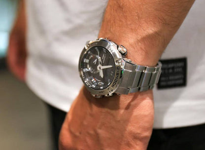 Reloj G-Shock deportivo correa de acero inoxidable GST-B200D-1A